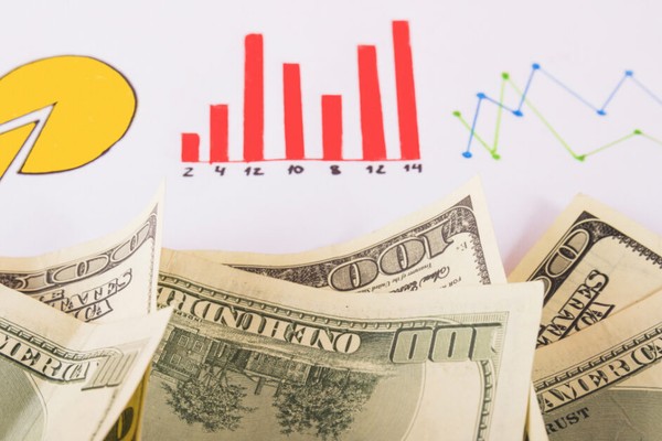 Người dùng quản lý tài chính trên okwinbet